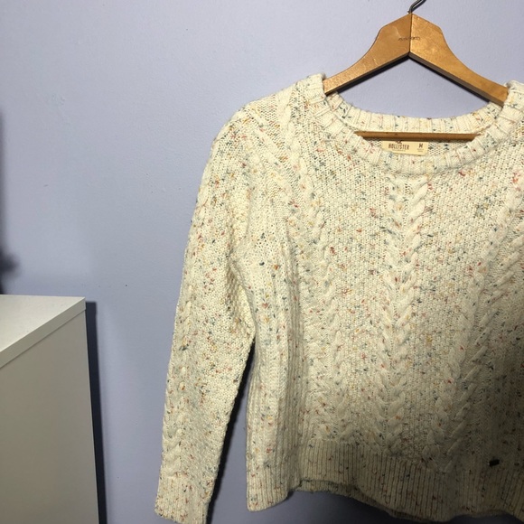 🦋Hollister knit sweater🦋 - Picture 2 of 4